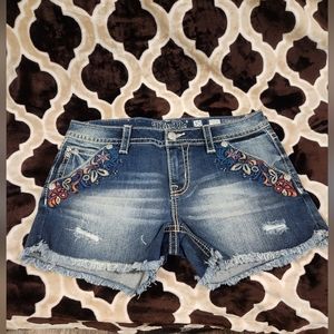 Miss Me Size 30 Signature Short